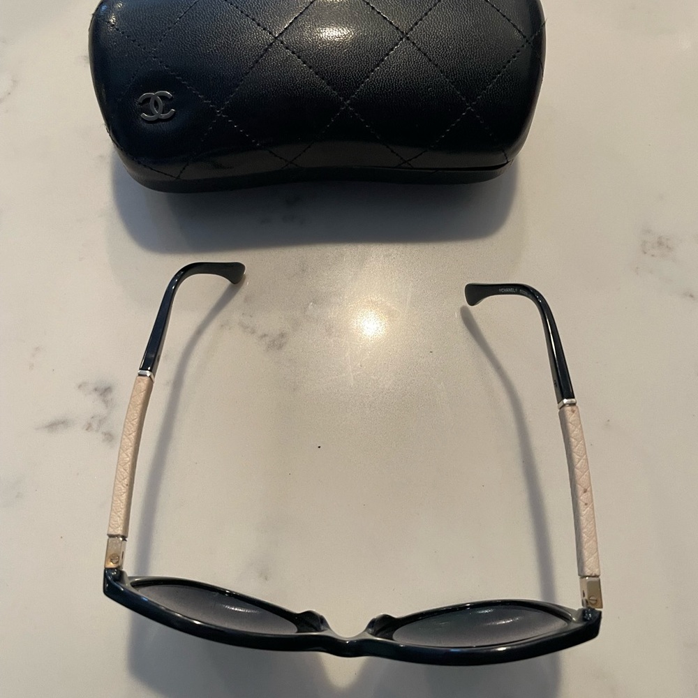 Chanel Black White 5225 Q Cc Logo Leather Quilted Cat Eye